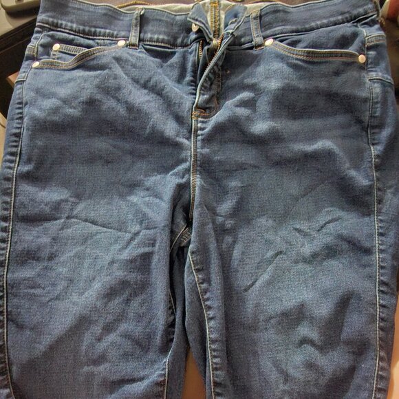 Torrid Bombshell cut into capris - Picture 1 of 2